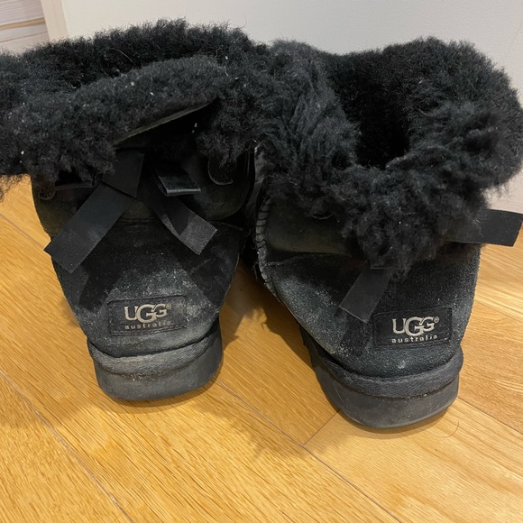 UGG boots - Picture 2 of 3